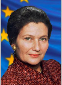Portrait of Simone Veil with a EU flag in the background