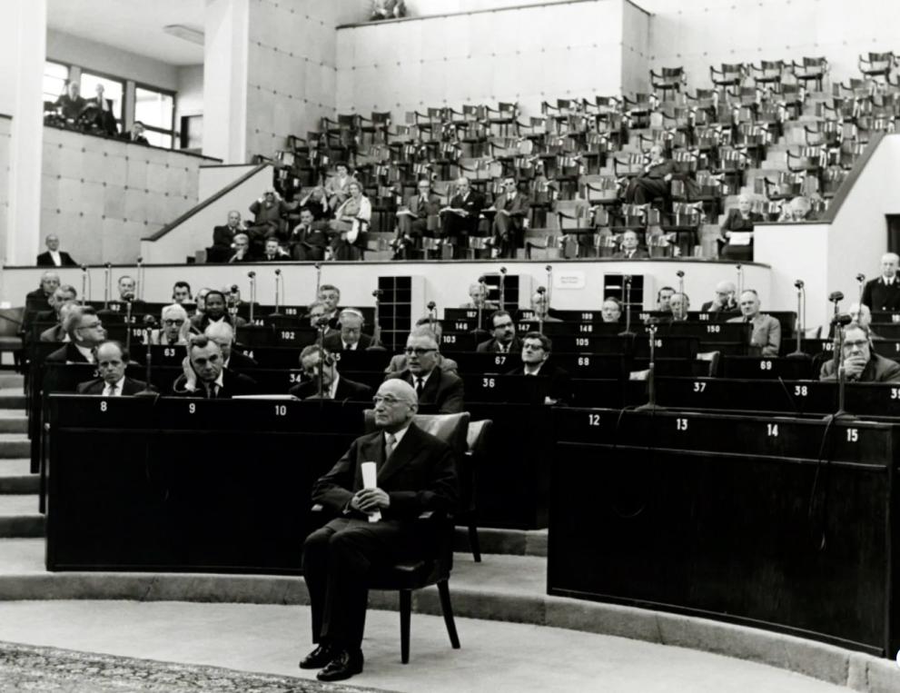 Robert Schuman au sein de l’Assemblée parlementaire européenne, à l’occasion du dixième anniversaire de la déclaration Schuman